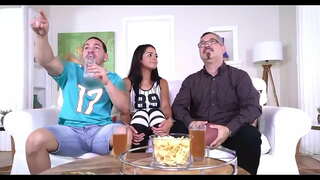 Onda za pola sata, stalno lupa veoma teško i također je počeo da podići svoje dupe na svakom od moje prepreke i podržavao me sve vrijeme, ona mi je rekla da, uhffh, stavio malo više, da. Puna dva unutra