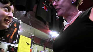 бар fuckers - лесбиян гүйцсэн milf HDpornvideo