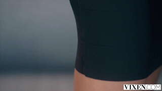 VIXEN Sassy ਸੋਹਣੀ ਕੁੜੀ ਪ੍ਰੇਰ ਬੌਸ