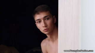 Iuvenes Sexus Partibus - Vigilia, ut eos, vade absolute fera ascendens faciem suam et gallus