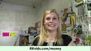 Calenta noia adolescent anem a follar per diners en efectiu 10