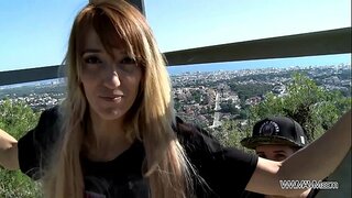 ���ੱਚੀ ਮਿਲ੍ਫ਼ ਲਾਲ ਸਿਰ ਆਮ ਕਵਾਇਦ ਕਰਨ ਲਈ ਉਸ ਦੇ ਪਿਛੋਕੜ ਵਿਚ ਜਨਤਕ