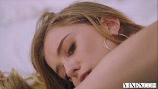 VIXEN Model Je Neverovatno Divlji Seks Sa Šefom