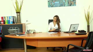 Үндсэн Жозе Daniels үсэрхэг pussy дүүрэн үрийн шингэний (Хэсэг 1)